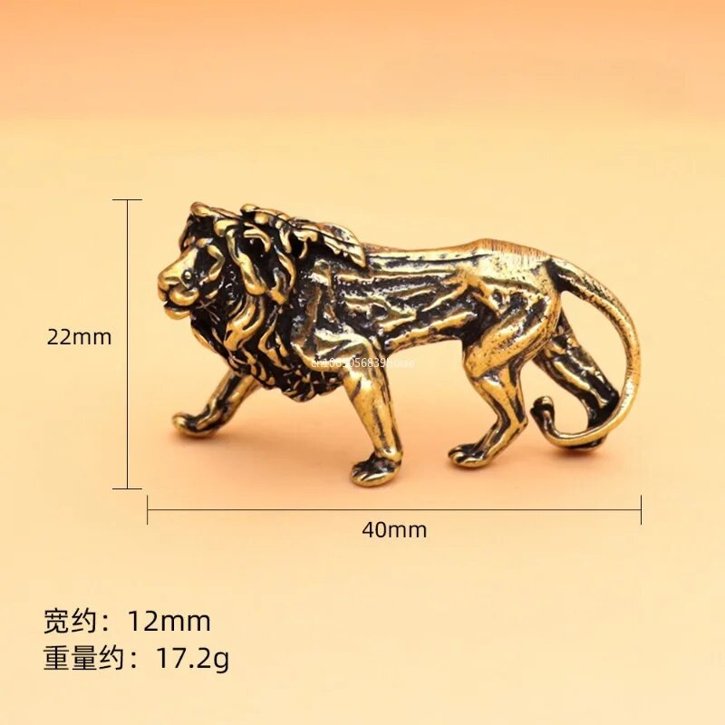 Mini Oroszlán öntés Állat Figura Retro Stílusú Fém Szobor Otthon Irodai Szoba Asztali Dekoráció Gyűjts Díszeket Ajándék 3D