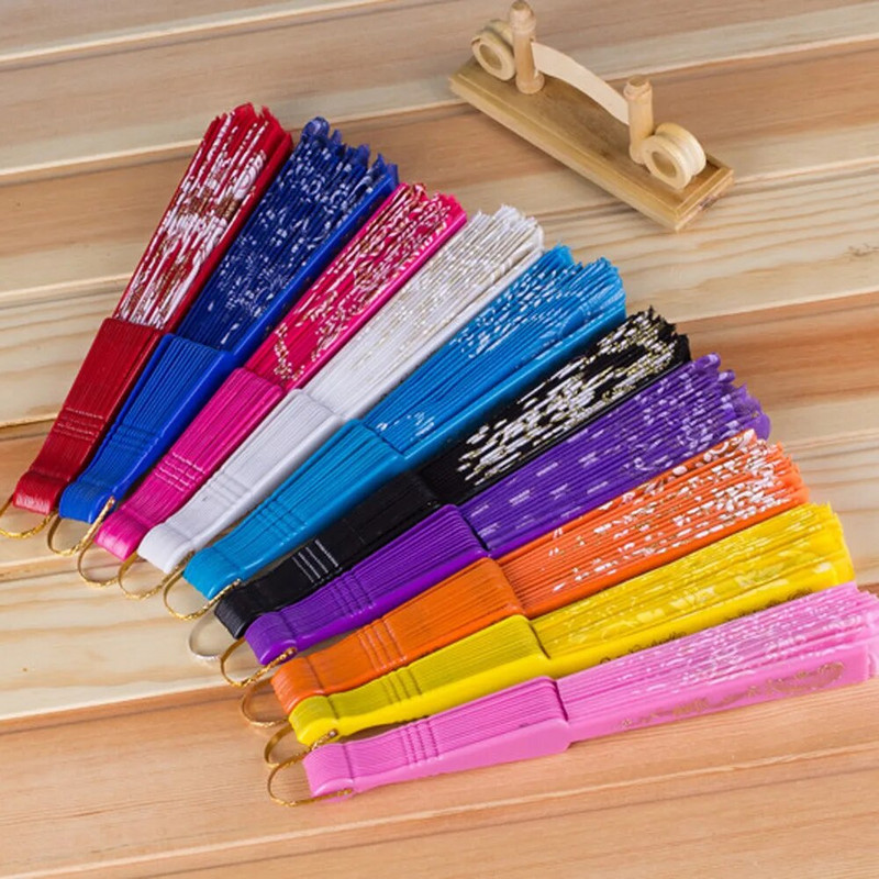 Vintage stílusú összecsukható ventilátor műanyag legyezőcsont Art Kézműves Ajándék Otthoni Dekoráció Díszek Táncos Kéz Dekoratív Legyezők (Véletlen minta) #M