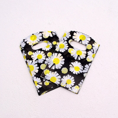 50 db/tétel Multi Designs Kis műanyag zacskó 9x15cm Boutique Ajándéktáska Fogantyúval Szép Charms Fülbevaló Ékszer Csomagoló Táskák