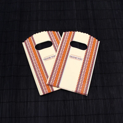 50 db/tétel Multi Designs Kis műanyag zacskó 9x15cm Boutique Ajándéktáska Fogantyúval Szép Charms Fülbevaló Ékszer Csomagoló Táskák