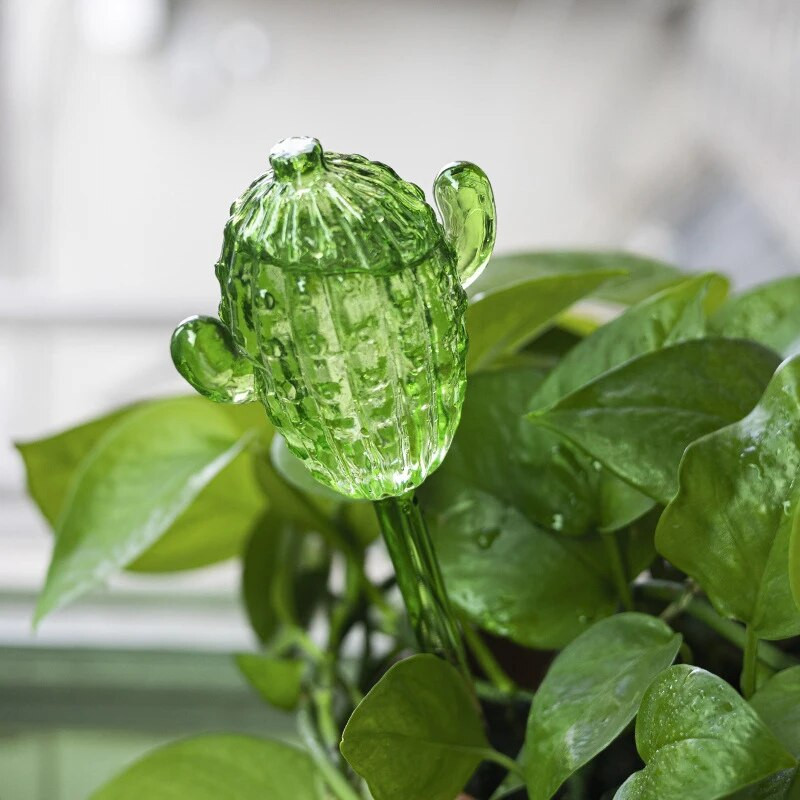 2db 4Styles rajzfilm kaktusz gomba ananász önöntöző készülékek automatikus növényi virágok csepegtető öntözőrendszer adagoló