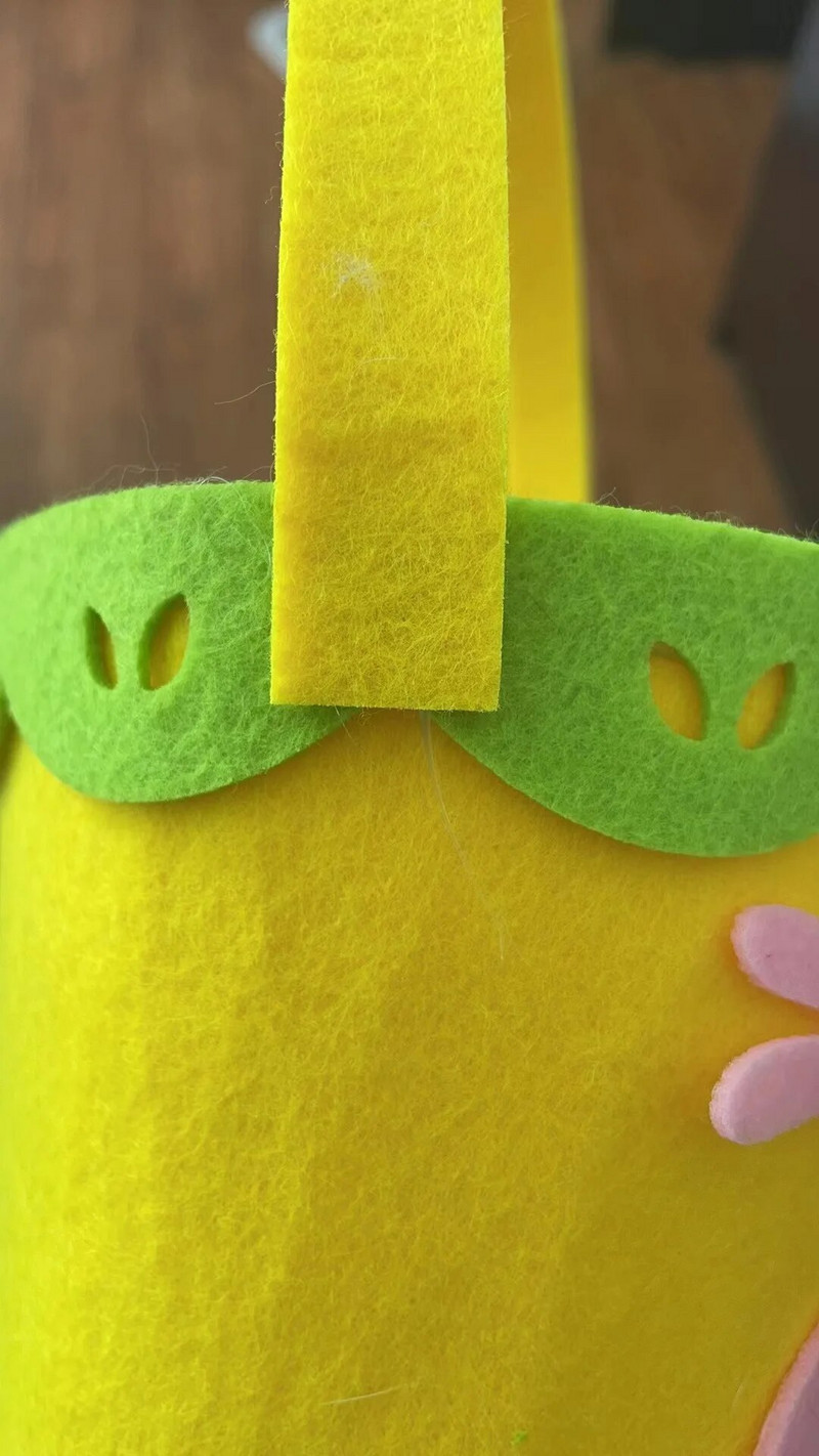 1 db, filc húsvéti hordkosár tároló vödör, kézzel készített nem szőtt kosár ajándéktáska dekorációs vödör, rózsaszín nyúl zöld fű d