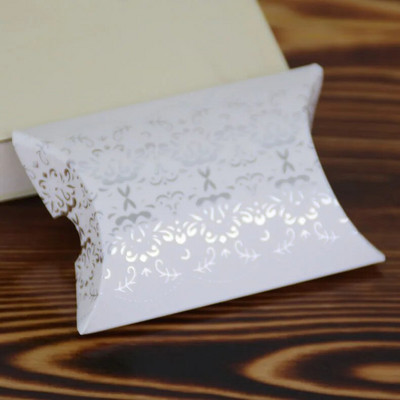 10 komada Kreativna kutija za slatkiše od zlatne folije Europski stil Nova kutija za jastuke Vruće srebrno pakiranje jastuka Kartonske poklon kutije Vjenčane dekoracije