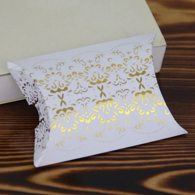 10 komada Kreativna kutija za slatkiše od zlatne folije Europski stil Nova kutija za jastuke Vruće srebrno pakiranje jastuka Kartonske poklon kutije Vjenčane dekoracije