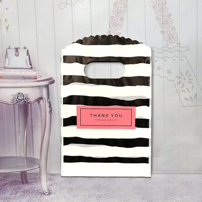 50 ks/balenie Viacvrstvové malé plastové vrecko 9x15cm Butiková darčeková taška s rúčkou Pekné prívesky Náušnice Šperky Mini balenie Tašky