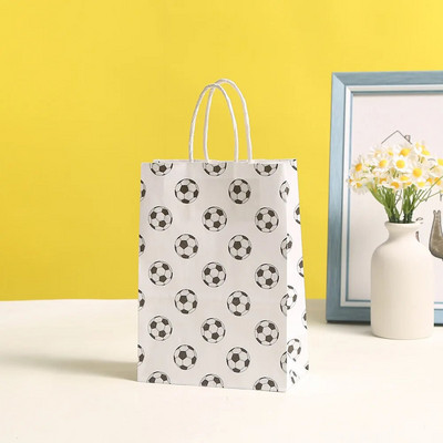 Futbolo dovanų maišeliai saldumynų maišeliai Plastikiniai sausainių maišeliai svečiams gimtadienio dovanoms. Futbolo teminių vakarėlių krepšelis su susuktais kaklaraiščiais