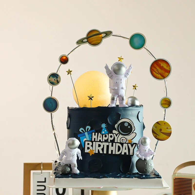 Astronaut Cake Topper Spațiu cosmic Decor pentru ziua de naștere Băiat Astronaut Decorat pentru Tort Planetă OZN Luna Baby Shower Instrumente de petrecere pentru copii