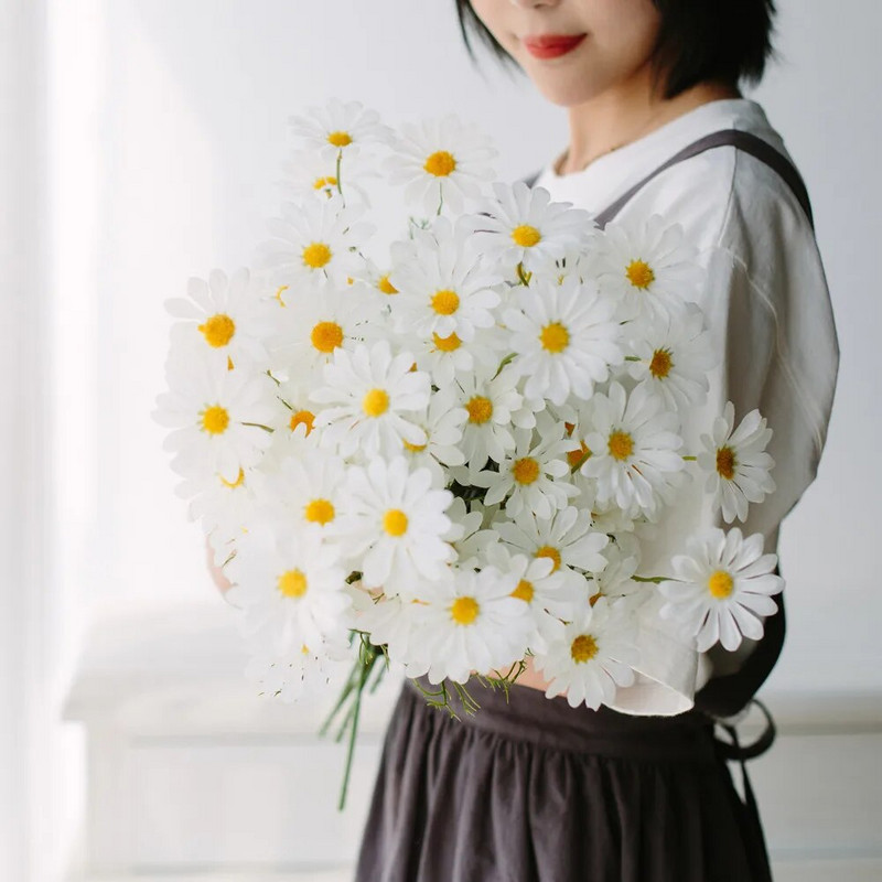 1 Gb balti margrietiņas mākslīgie ziedi ar garu zaru pušķis Mājas kāzu dārza dekorēšana DIY līgavas zīda viltus ziedu aksesuāri