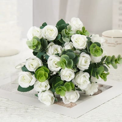 Prekrasna crvena ruža Umjetno svileno cvijeće buket cvijeća Kućna zabava Proljetno vjenčanje Držanje cvjetnih ukrasa Lažni cvijet