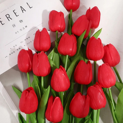 Tulipán csokor művirág hamis virág valódi érintés esküvői lakberendezéshez