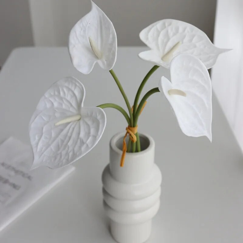 Prabangus 4vnt./ryšulėlis Real Touch Anthurium PU dirbtinė gėlė Kalėdų namų dekoras flores plante artificielle balta vestuvių dekoracija