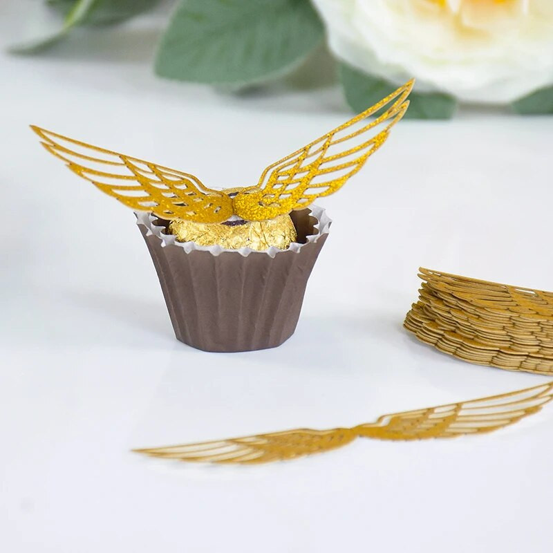 50 tk Gold Wing šokolaadikoogi kaunistus Wizard Party Glitter Wing Chocolate Cupcake Topper Snitch Pulma sünnipäevapeo kujundus