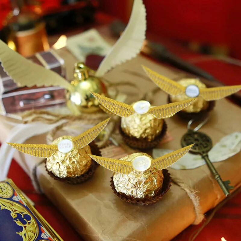 50 tk Gold Wing šokolaadikoogi kaunistus Wizard Party Glitter Wing Chocolate Cupcake Topper Snitch Pulma sünnipäevapeo kujundus
