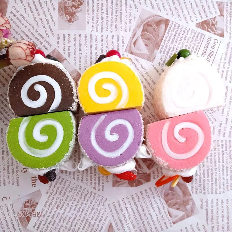 Imitacinis pyragas Netikros vaisių duonos modelis Šveicariško suktinuko parduotuvės langas Namų šaldytuvas Gruodžio mėn. Maisto fotografijos rekvizitai Rudens dekoravimas