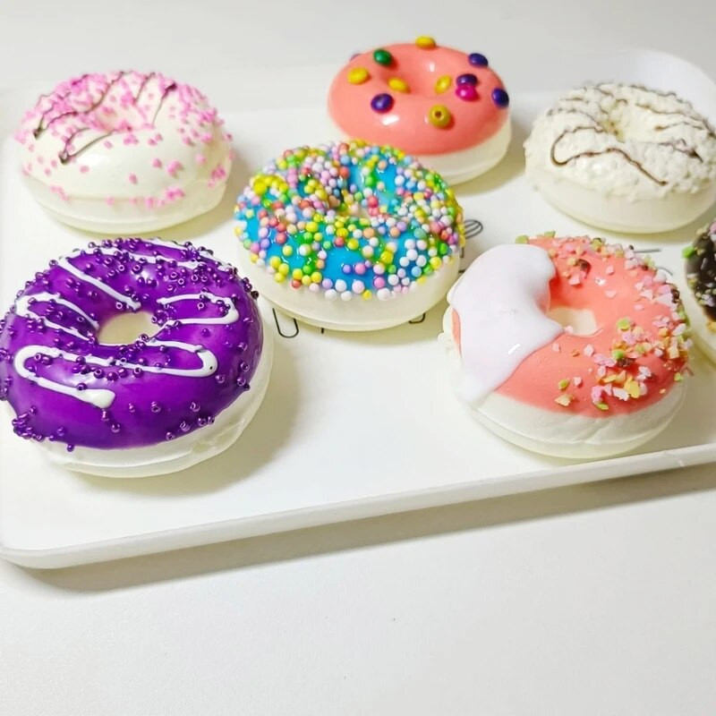 Изкуствена поничка Реалистичен изкуствен десерт Играчка Хранителни торти Декорации за парти с понички Новогодишно парти Консумативи Угода