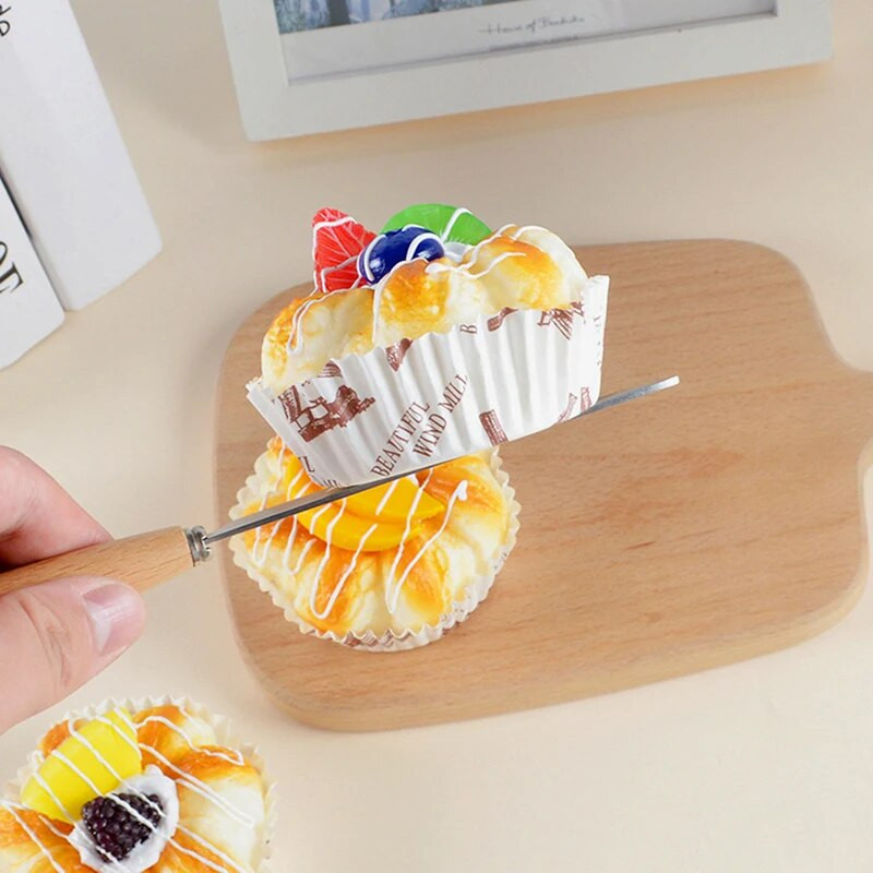 1 vnt. imitaciniai keksiukai Realistiški dirbtiniai keksai, netikras mišrus pyragas, modelis, virtuvės žaislas fotografijos reikmenys, namų pyragaičių parduotuvės dekoras