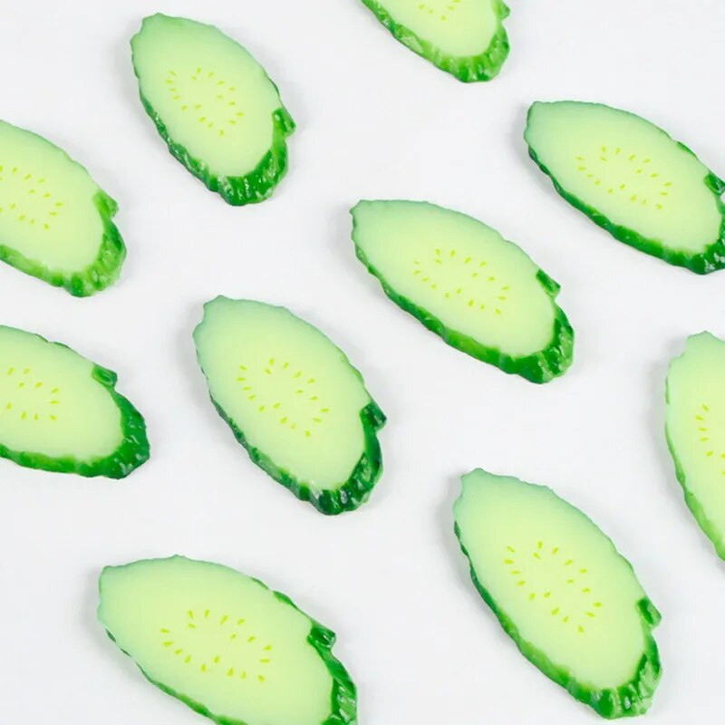 Imitacija agurkų netikrų daržovių vaisių dirbtinių agurkų griežinėlių namų dekoravimas virtuvės fotografija rekvizitas netikras maistas