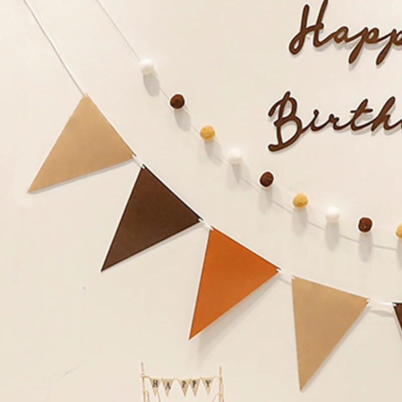 4PCS Retro rođendanska zastavica s krznenom loptom za tortu povezano slovo banner zastava ukrasni izgled 1 set od 4 komada.