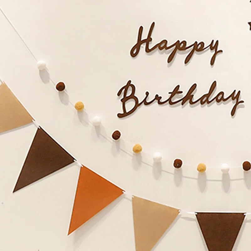 4PCS Retro rođendanska zastavica s krznenom loptom za tortu povezano slovo banner zastava ukrasni izgled 1 set od 4 komada.