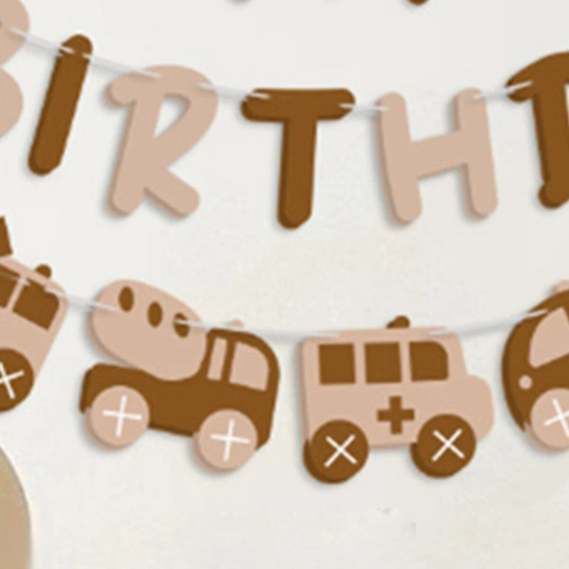 HAPPY BIRTHDAY automobilio meškiuko gimtadienio šventės dekoravimo vėliavėlės išdėstymas