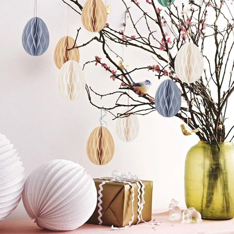 Veľkonočná párty oslava 2024, veselé veľkonočné vajíčka s včelími plástmi, dekorácia z hrubého papiera, závesné prívesky s včelími plástmi