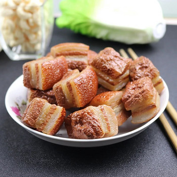Симулация на изкуствени храни Модел на продукт от задушено свинско месо Фалшив свински корем Трислойно месо Dongpo Meat Pork Kid Toys