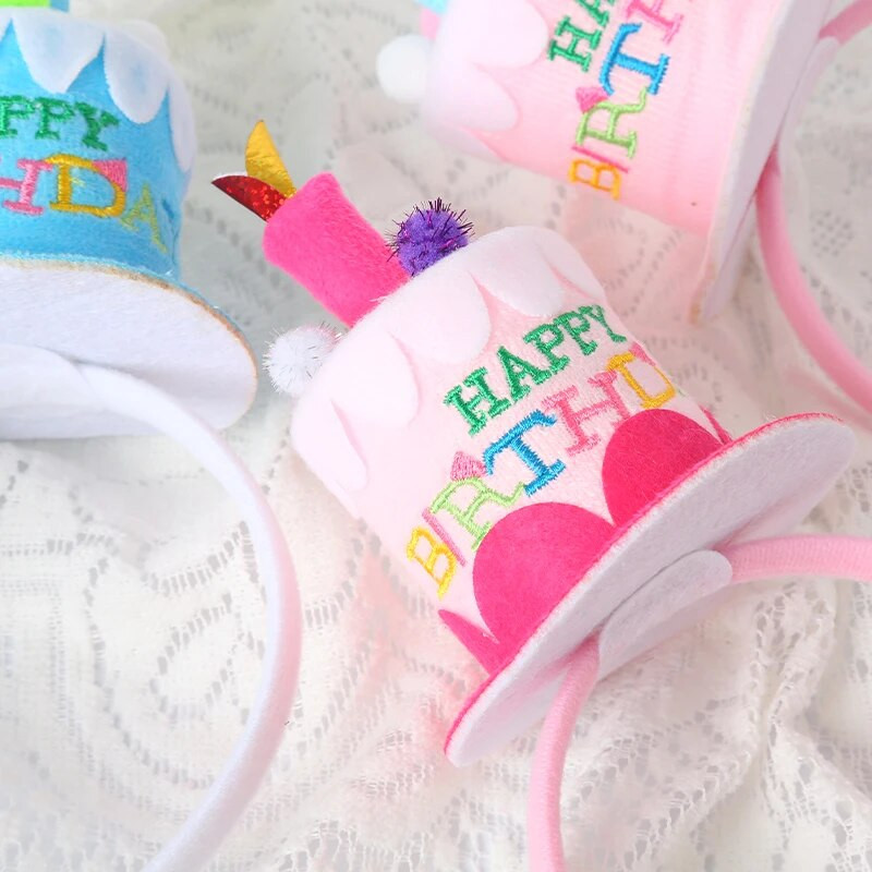 Všetko najlepšie k narodeninám, torta, sviečka, flitre, mäkké pierko, ružová a biela, čelenka s guľôčkami vlasov, čiapky, čiapky pre deti, narodeninovú oslavu, dekorácia, potreba