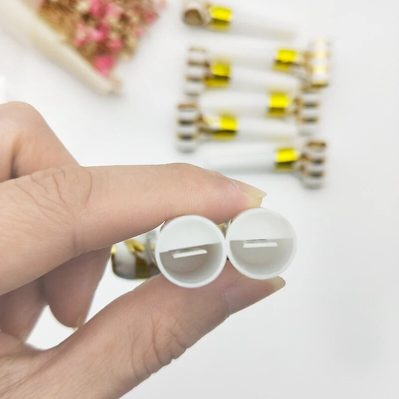 20 vnt folijos aukso/sidabro triukšmo kūrėjai žvaigždučių/taškų/juostelių pūtikliai švilpuko triukšmo kūrėjai, muzikiniai smūgiai vaikų gimtadienio vakarėliui