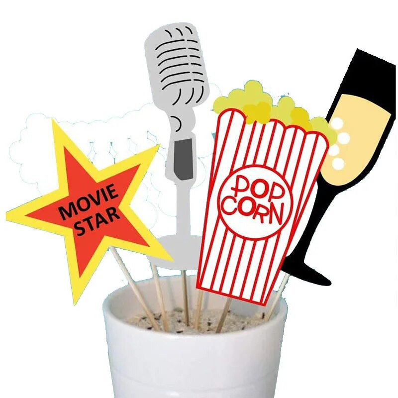 33-dielne fotorekvizity na narodeninovú oslavu udeľovania cien Hollywoodskej akadémie Oscara, zábavná fotobúdka modelingovej hviezdy