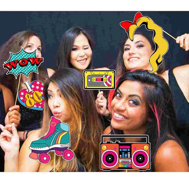 21 vnt. / pakuotė 80-ųjų vakarėlio „Cosplay“ nuotraukų būdelės rekvizitai Juokingi, kūrybingi senoviniai vakarėlio reikmenys, teikiama pirmenybė Priedai Gimtadienio dekoravimas