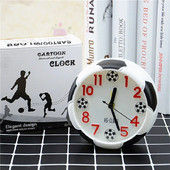 Asztali futball-labdaóra dekoratív elemes futballóra alakú kültéri kemping-ágyak hálószobai születésnapi ajándék