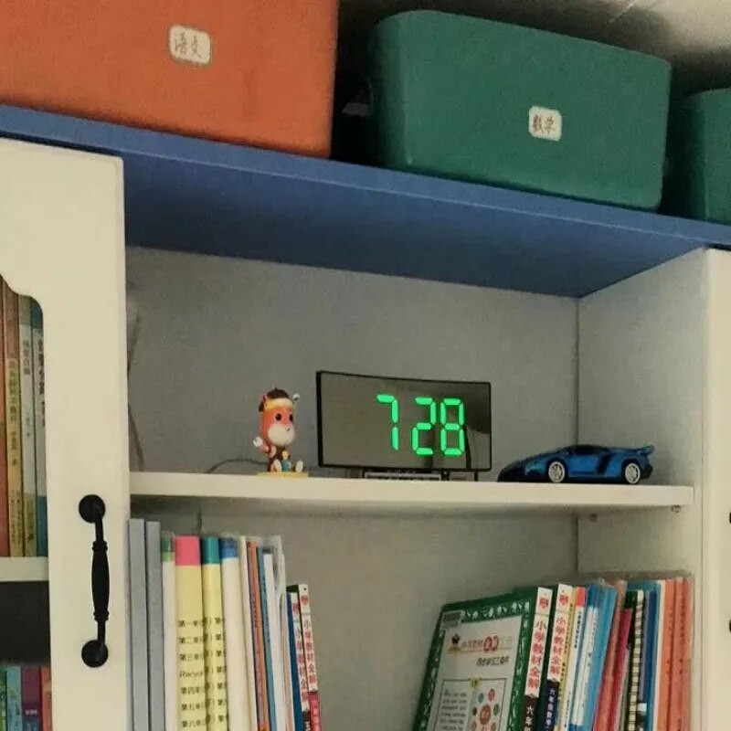 LED didelio lenkto ekrano krištolinis laikrodis Daugiafunkcis elektroninis žadintuvas Kūrybiškas prie lovos tylus laikrodis interjero dekoravimas