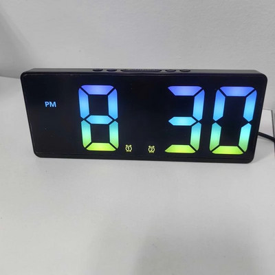 Hääljuhtimine Digitaalne äratuskell Temperatuur Edasilükkamine Öörežiim Lauaarvuti lauakell 12/24H Häirimisvastane funktsioon LED Kellad Kell