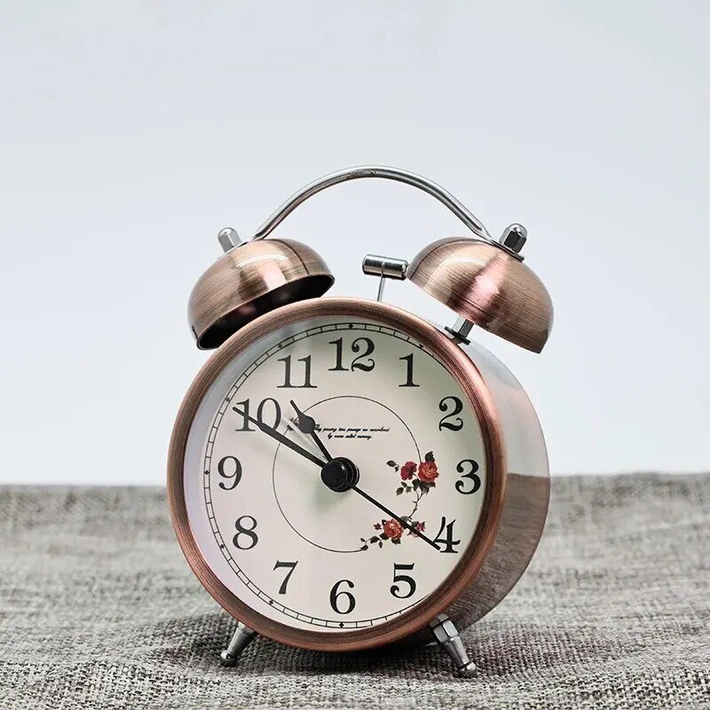Šiaurės šalių senovinis metalinis žadintuvas vaikams tylus angliškas stalinis laikrodis darbalaukyje minimalistinis studentų miegamojo švytintis laikrodis