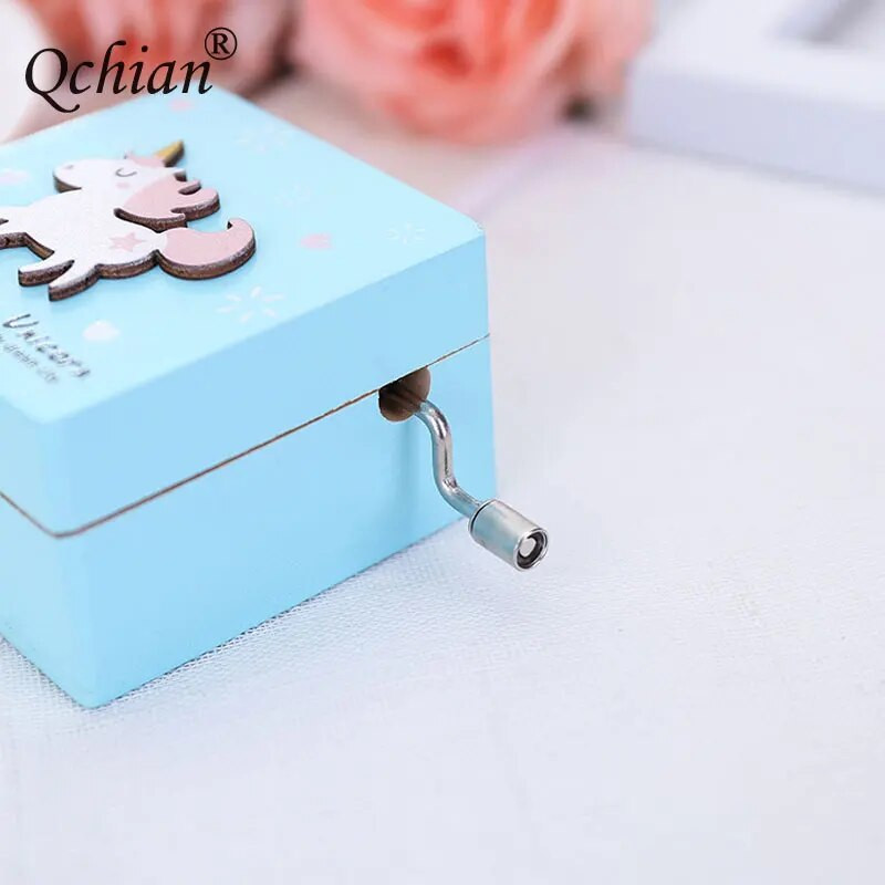 Fából készült egyszarvú zenedoboz, kézzel készített lányok ékszeres zenés doboz ToyGame Box különleges szuvenír ajándék baba kislánynak