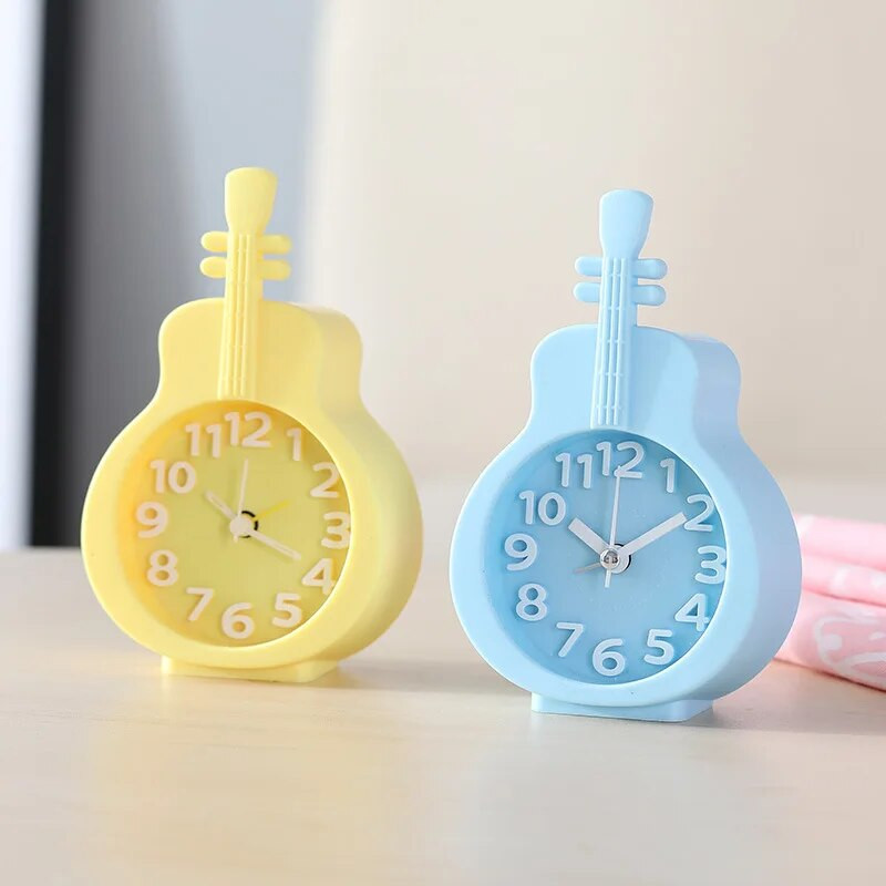 Kaunistage äratuskell kodu multifunktsionaalse kellaga elutuba jalgratta loomingulise viiuliga lauaarvuti LCD-taimer