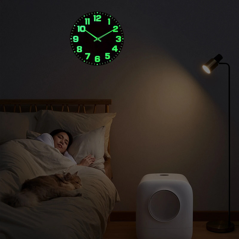 Világító faliórák fából világítanak a sötétben óra 12 hüvelykes csendes, nem ketyegő világító falióra elemmel működő éjszakai fény