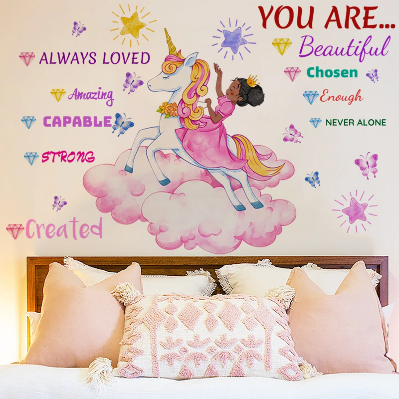 Musta tüdruku printsessi ükssarviku merineitsi seinakleebis, liblikatähtede seinakleebised, positiivne lasteaia sisekujundus, lastetuba magamistuba