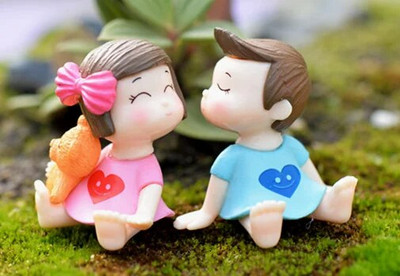 1 set Sweety Lovers Par Stolice Figurice Minijature Vilinski vrt Gnome Moss Poklon za Valentinovo Smola Rukotvorine Dekoracija doma