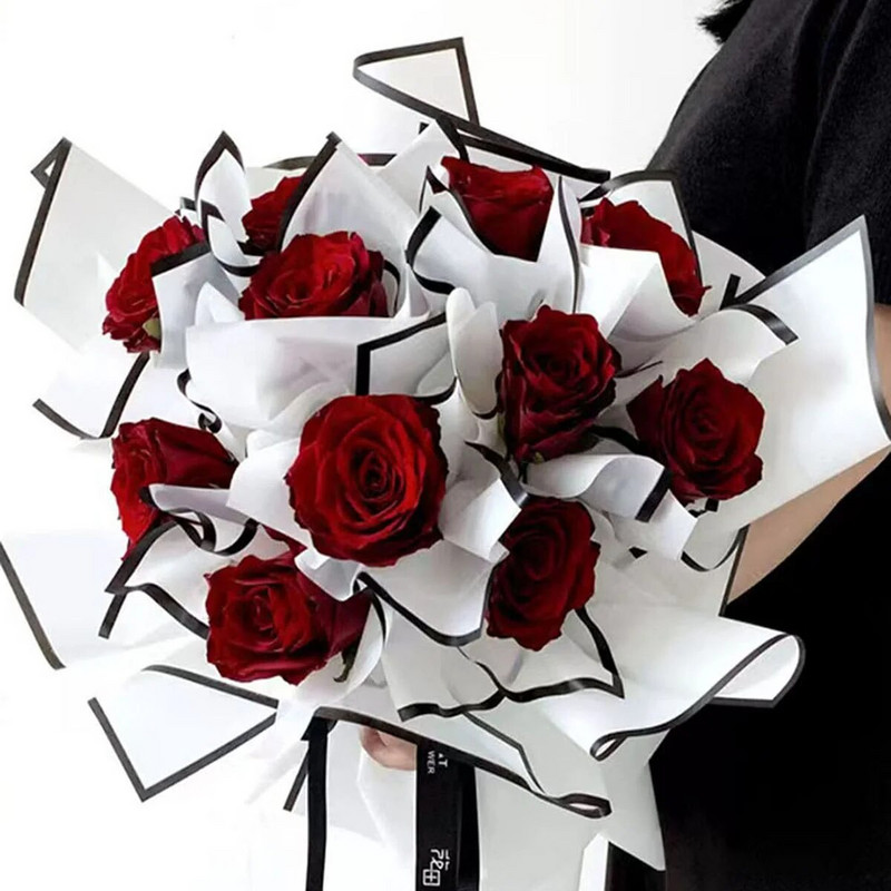 10 db vízálló fekete-fehér nemes ajándék virágos csomagolópapír