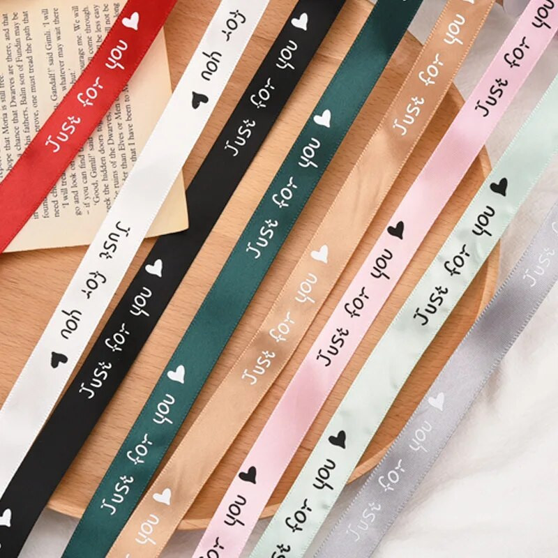 Polüestersatiinpaelad just teie jaoks Prindipael Kingi lilledega pakkimispael nöör DIY vibusõlme pulmakaunistus 25 jardi x 1,5 cm