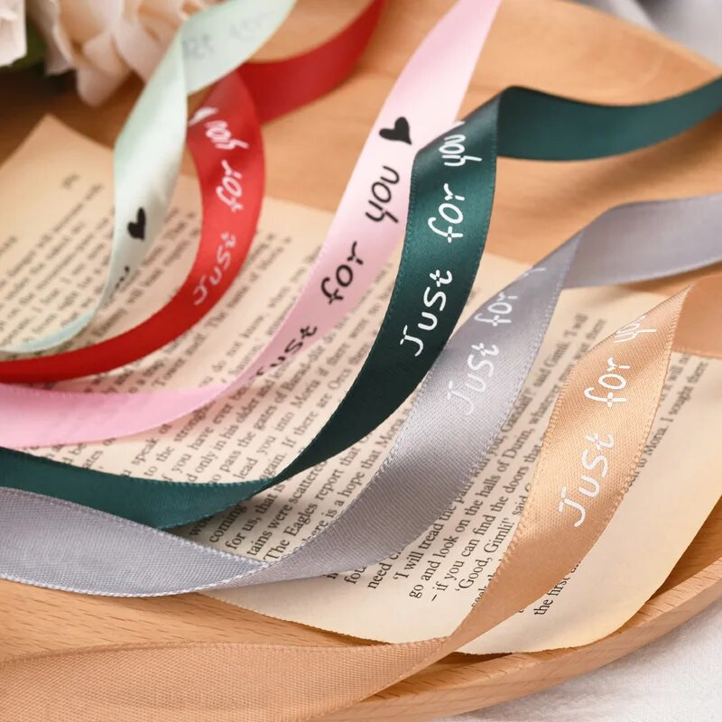 Polüestersatiinpaelad just teie jaoks Prindipael Kingi lilledega pakkimispael nöör DIY vibusõlme pulmakaunistus 25 jardi x 1,5 cm