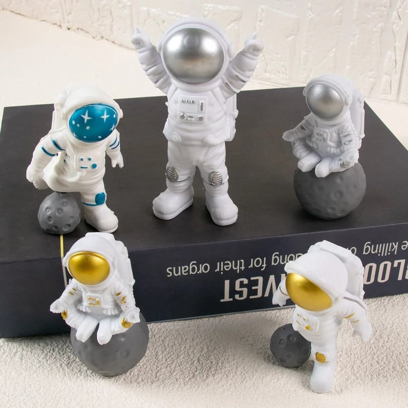 3 tk Astronaut Cake Topper Laste sünnipäevapeo rekvisiidid Kid Boy King Toy Baby Show Armas kosmosemehe tassikoogi kaunistus