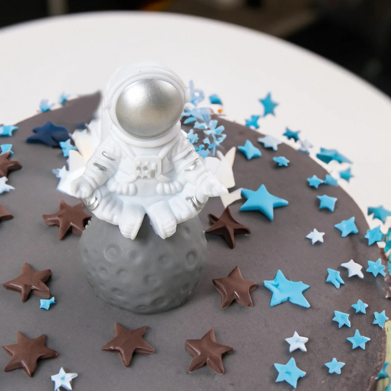 3 tk Astronaut Cake Topper Laste sünnipäevapeo rekvisiidid Kid Boy King Toy Baby Show Armas kosmosemehe tassikoogi kaunistus