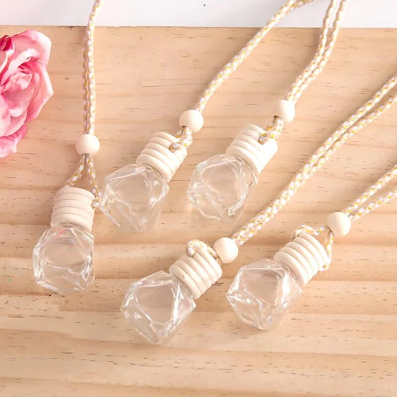 Otvor za izlaz zraka u automobilu, difuzor, kopča za bocu, parfem, prazna boca, privjesak, eterično ulje, miris za automobil, viseći ukras za unutrašnjost