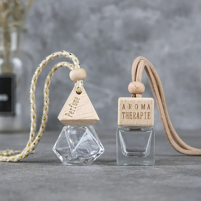 Autós levegő kilépő frissesítő diffúzor illatos flakon klip parfümös palack medál illóolaj autó függő dísz belső