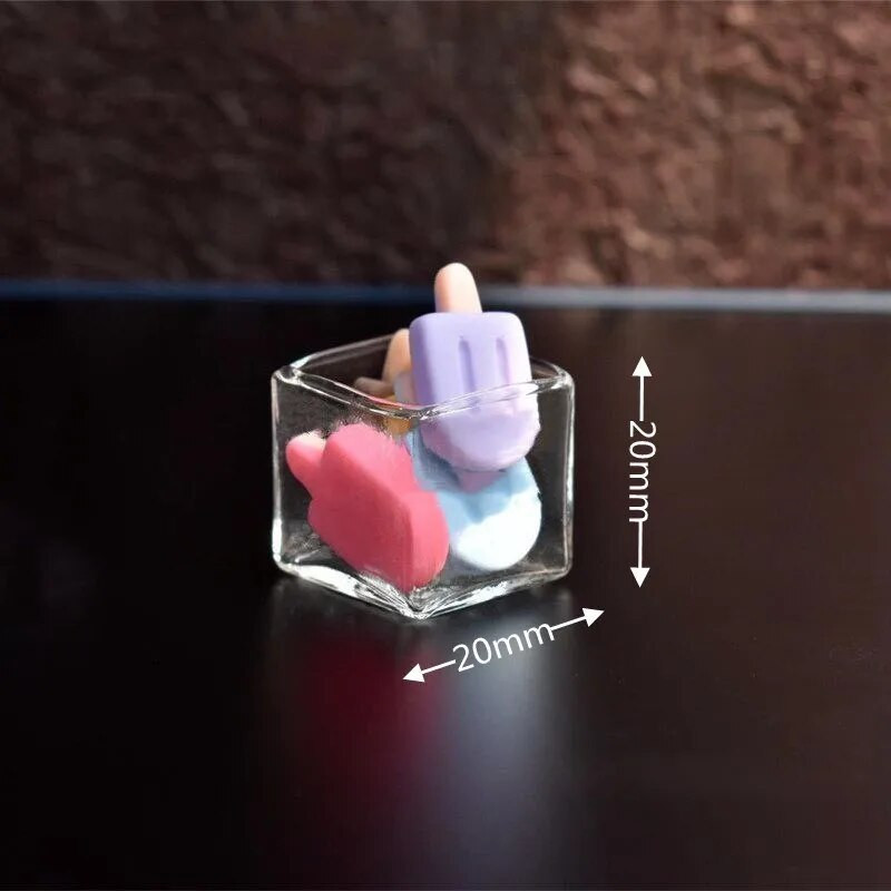 1x armas vanaaegne portselanist lillepott, klaasvaaspurgipudel 1:12 mõõtkavaga käsitööna valmistatud nukumaja miniatuursed nukumaja aksessuaarid