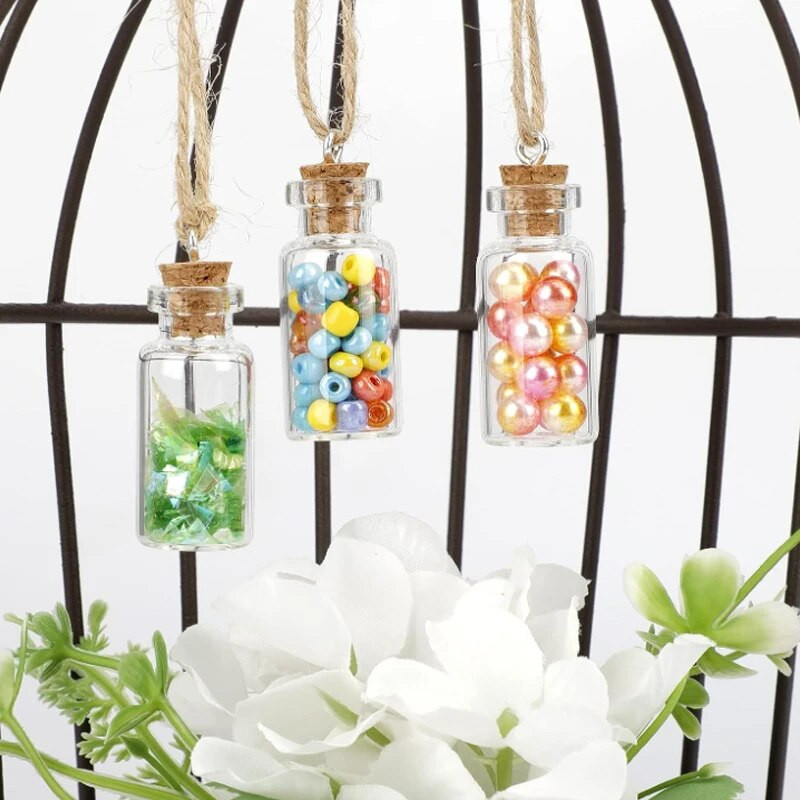 5-10db kis mini üvegedények parafa dugóval, 100db szemcsavarok és 1db kis tölcséres barkács ékszerkészítés