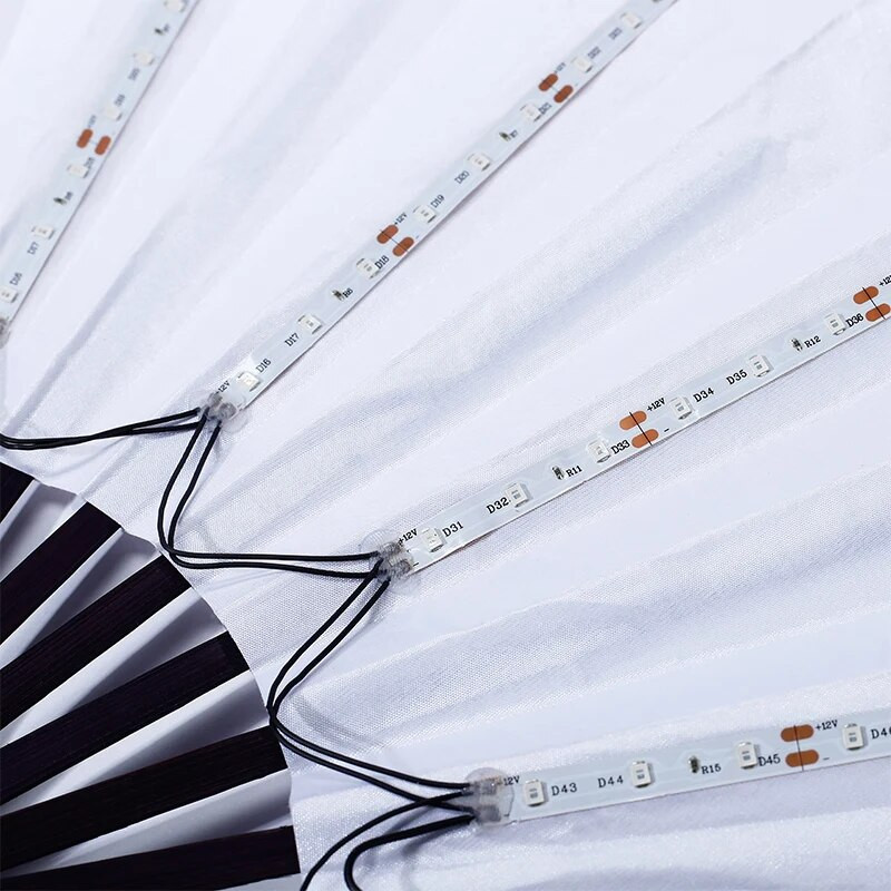 Sulankstomas rankinis ventiliatorius su LED šviesa švytinčiu fluorescenciniu spalvos pasikeitimo ventiliatoriumi naktiniam pasirodymui Dj Bar Club kambario vakarėliui dekoruoti