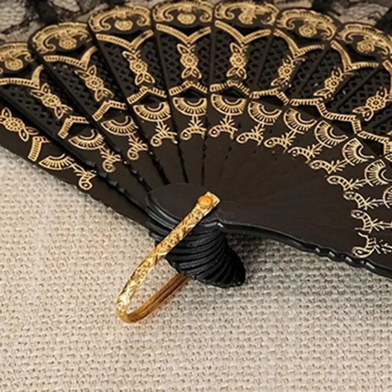 Lolita Gothic Fan viktoriánus női csipke kézi ventilátor Vintage fekete fehér vörös rózsa bambusz legyezők Cosplay party Lolita összecsukható csipke legyező